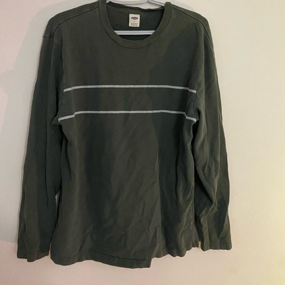 Old Navy L two striped crewneck